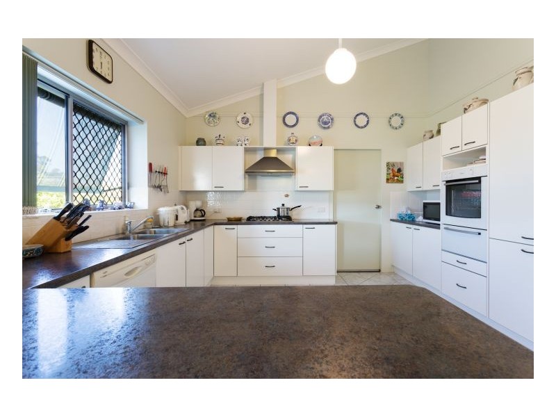 4 Seasound Close, Old Bar NSW 2430