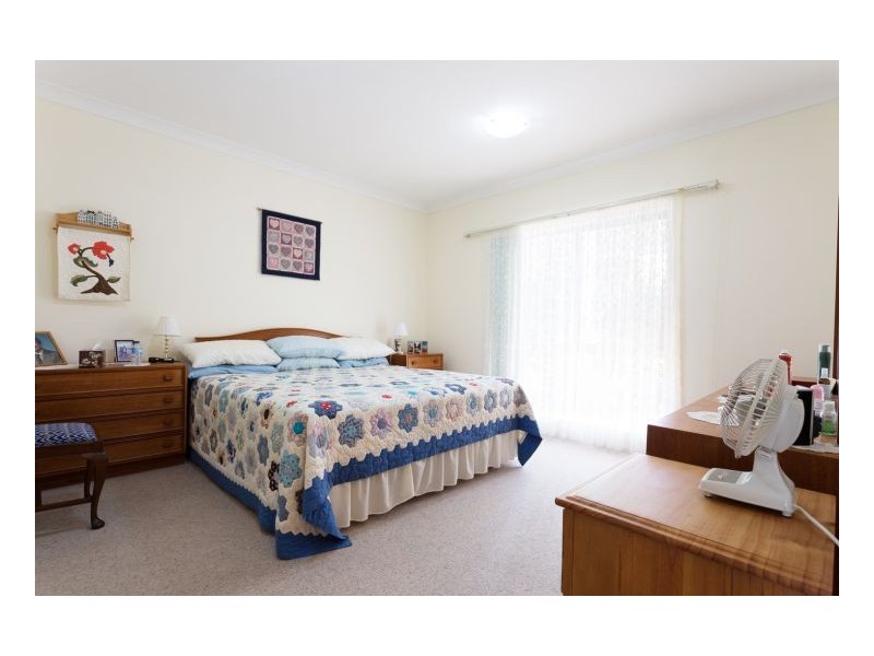 4 Seasound Close, Old Bar NSW 2430