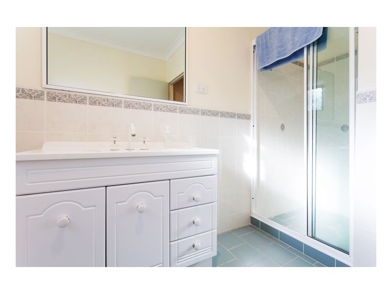 4 Seasound Close, Old Bar NSW 2430