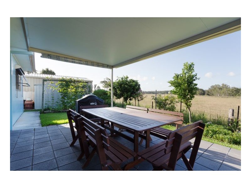 4 Seasound Close, Old Bar NSW 2430