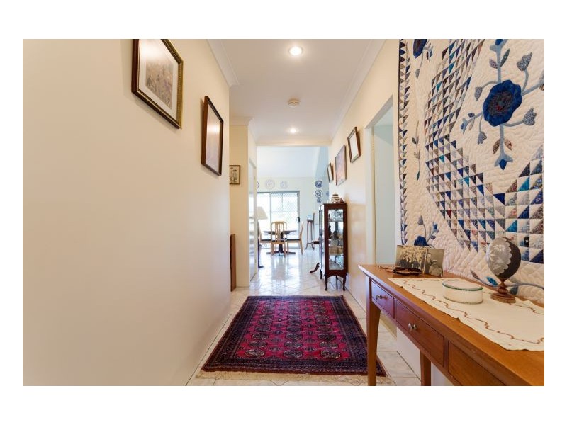 4 Seasound Close, Old Bar NSW 2430