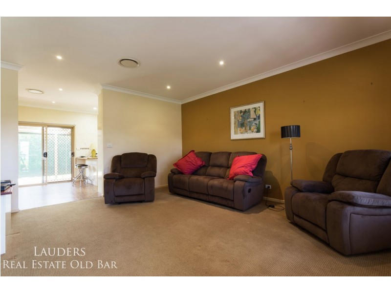 31 Medowie Road, Old Bar NSW 2430