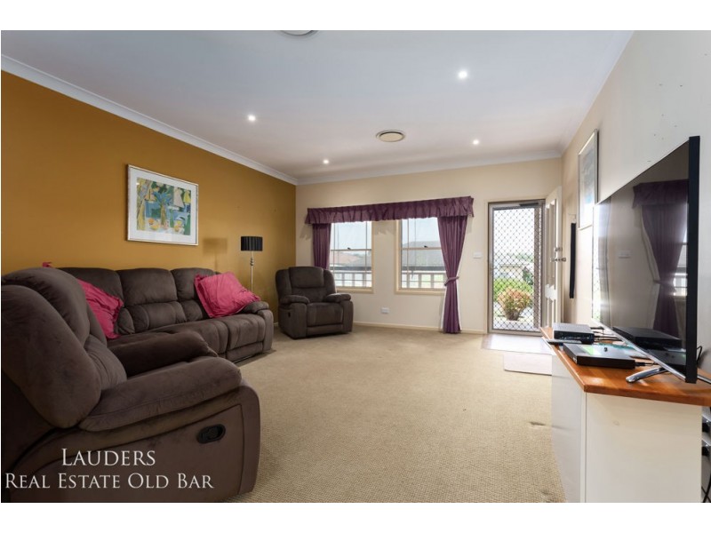 31 Medowie Road, Old Bar NSW 2430