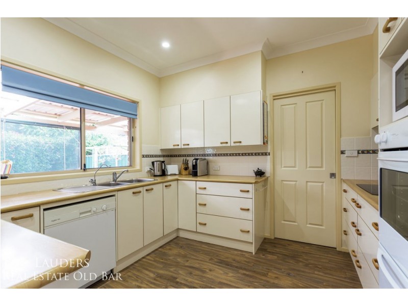 31 Medowie Road, Old Bar NSW 2430