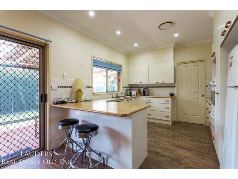 31 Medowie Road, Old Bar NSW 2430