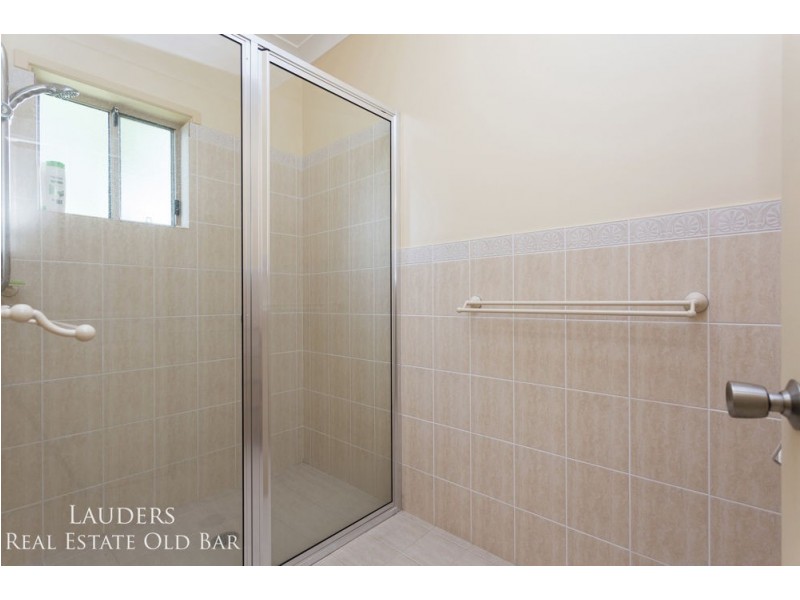 31 Medowie Road, Old Bar NSW 2430