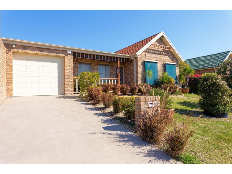 33 Medowie Road, Old Bar NSW 2430