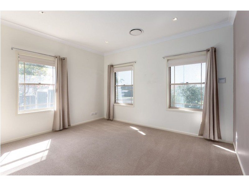 33 Medowie Road, Old Bar NSW 2430