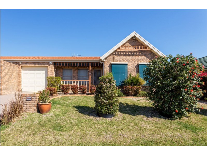 33 Medowie Road, Old Bar NSW 2430