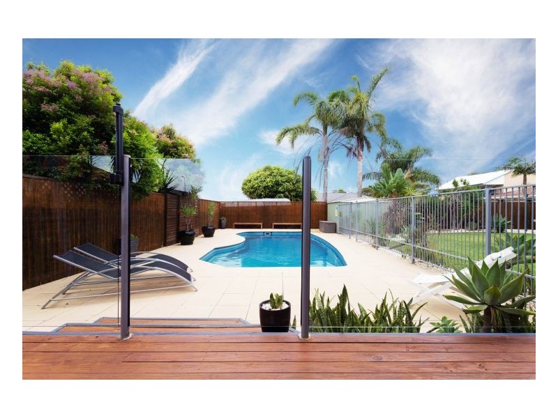 4 Spinnaker Cove, Wallabi Point NSW 2430