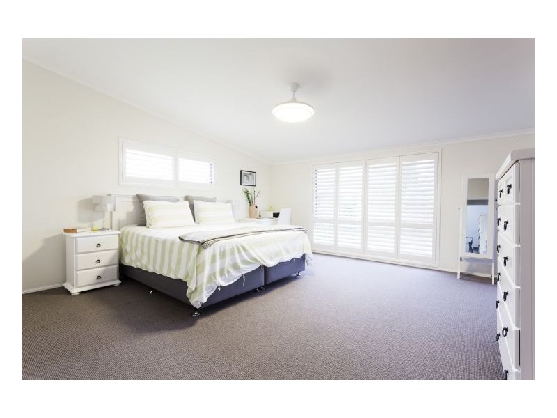 4 Spinnaker Cove, Wallabi Point NSW 2430
