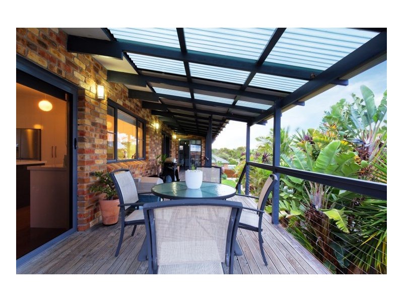4 Spinnaker Cove, Wallabi Point NSW 2430
