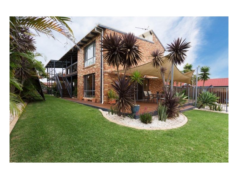 4 Spinnaker Cove, Wallabi Point NSW 2430