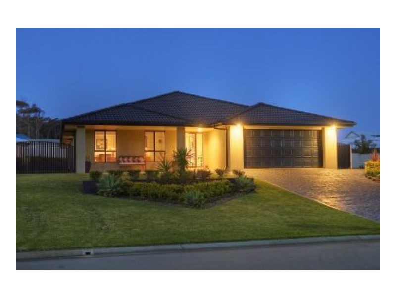 25 Shantull Drive, Wallabi Point NSW 2430