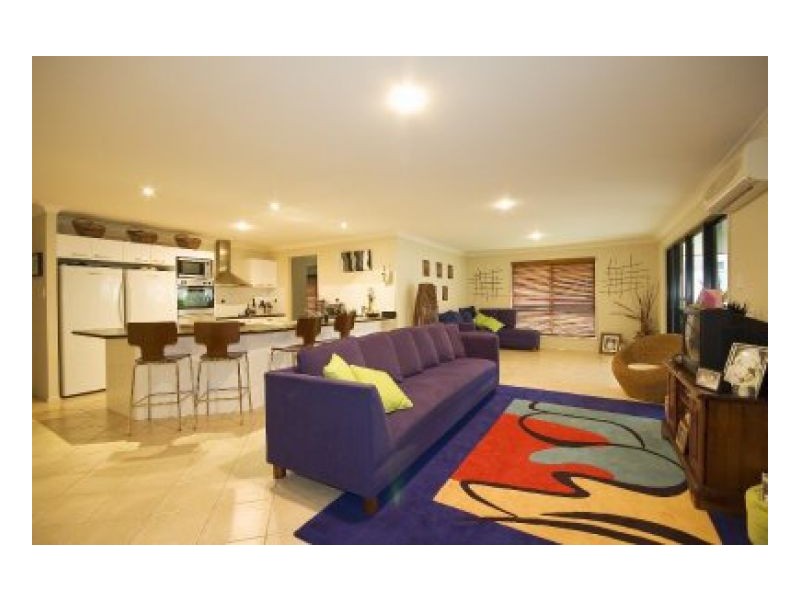 25 Shantull Drive, Wallabi Point NSW 2430