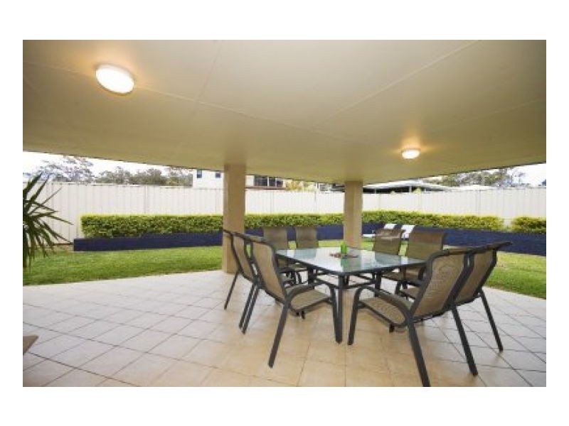 25 Shantull Drive, Wallabi Point NSW 2430