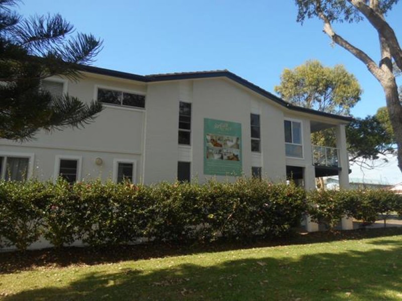 25 Old Bar Road, Old Bar NSW 2430