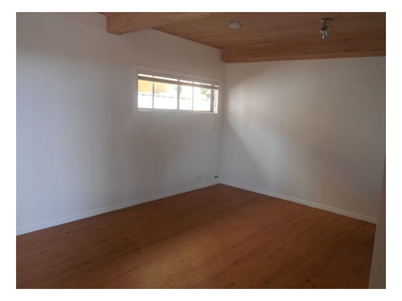 25 Old Bar Road, Old Bar NSW 2430