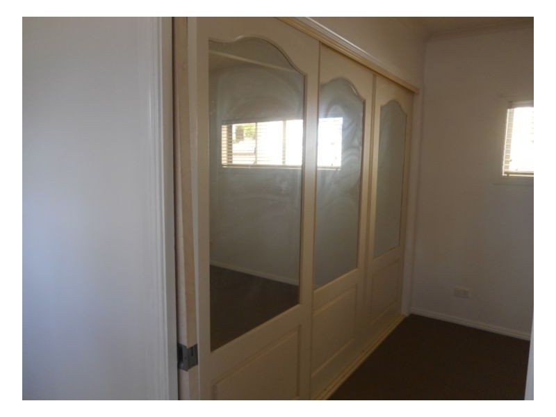 25 Old Bar Road, Old Bar NSW 2430