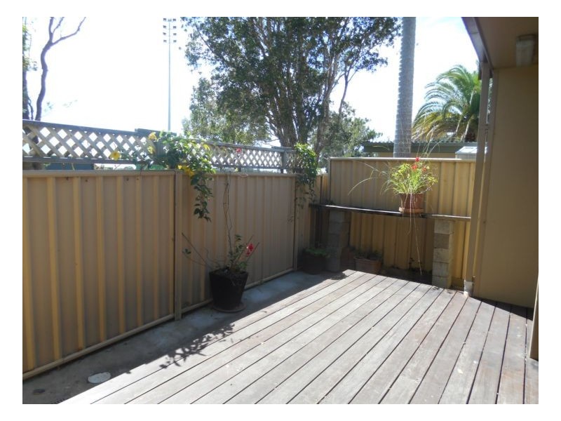 25 Old Bar Road, Old Bar NSW 2430
