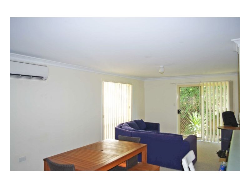 2/64 Old Bar Road, Old Bar NSW 2430