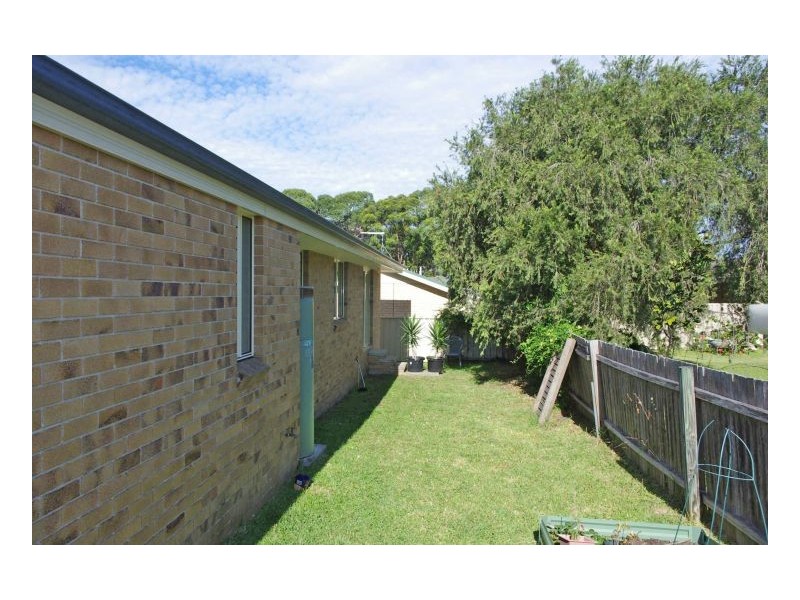 2/64 Old Bar Road, Old Bar NSW 2430
