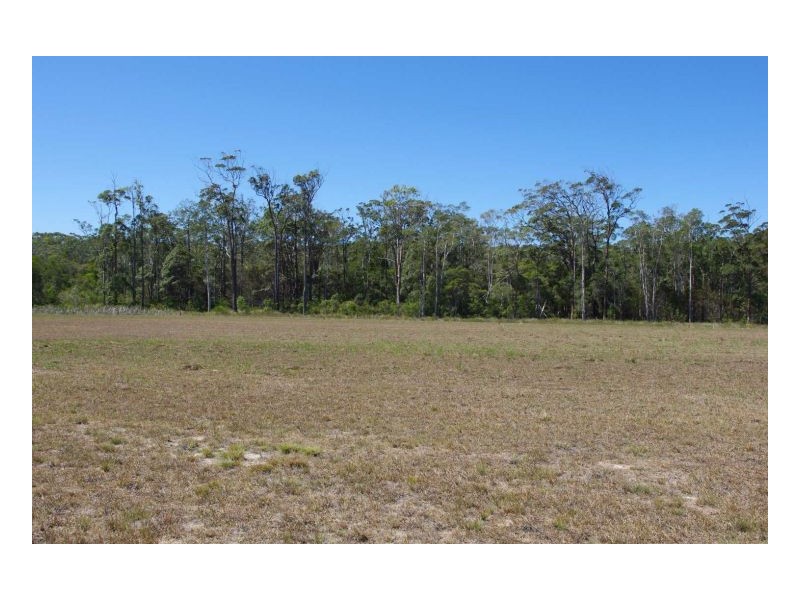 11 Howard Street, Wallabi Point NSW 2430