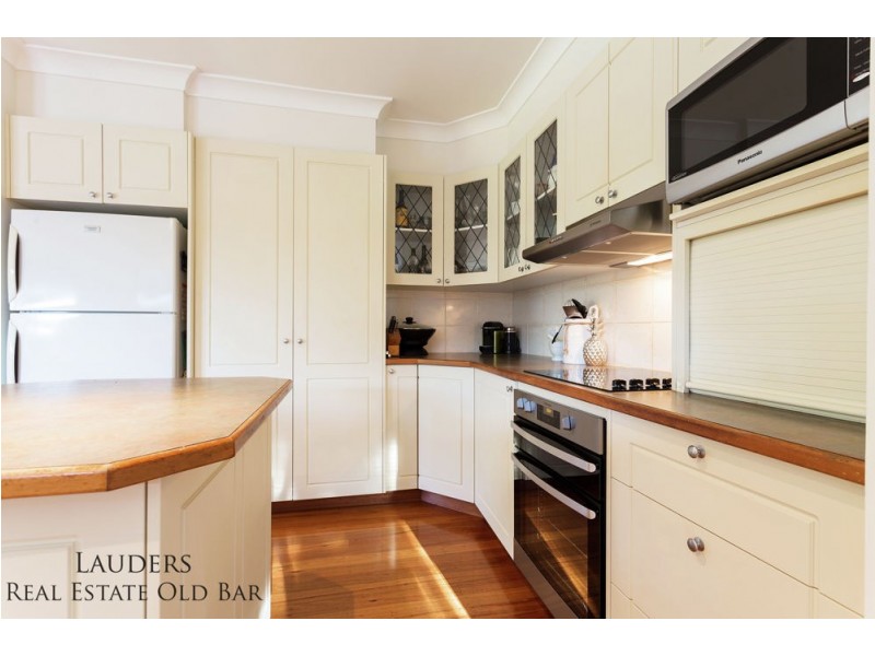 128 Waterman Street, Old Bar NSW 2430