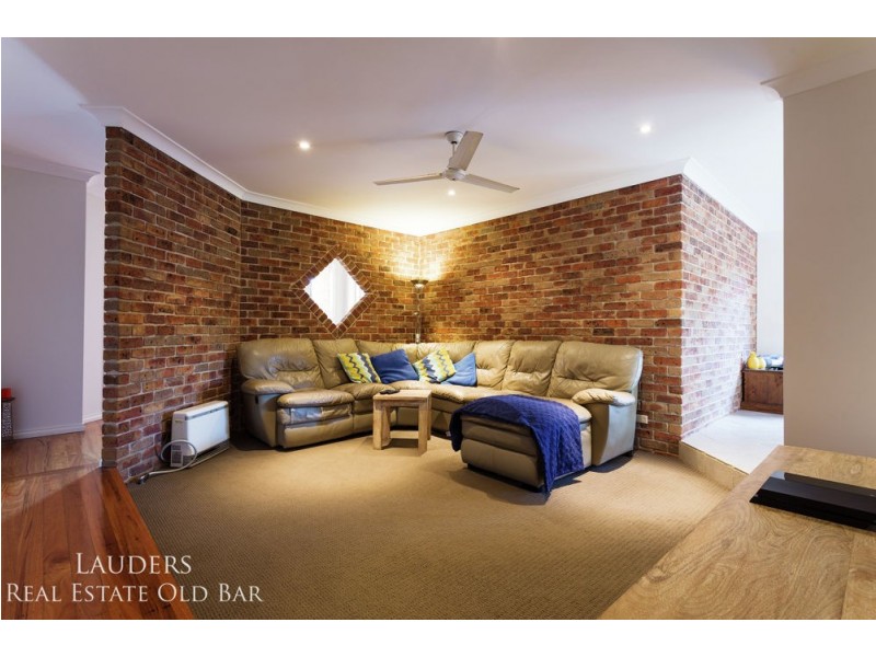 128 Waterman Street, Old Bar NSW 2430