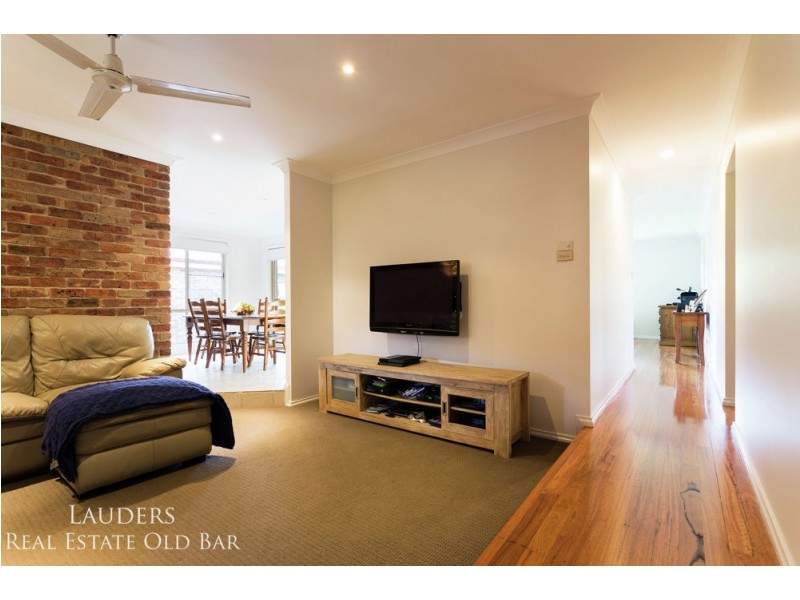 128 Waterman Street, Old Bar NSW 2430