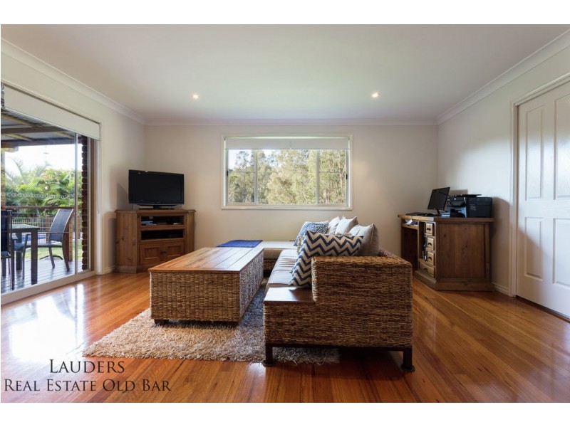 128 Waterman Street, Old Bar NSW 2430