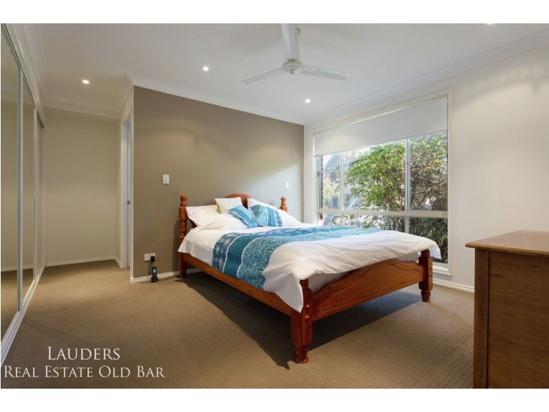 128 Waterman Street, Old Bar NSW 2430