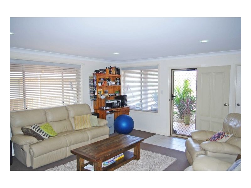 17a Albatross Way, Old Bar NSW 2430