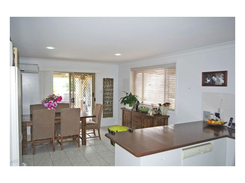 17a Albatross Way, Old Bar NSW 2430