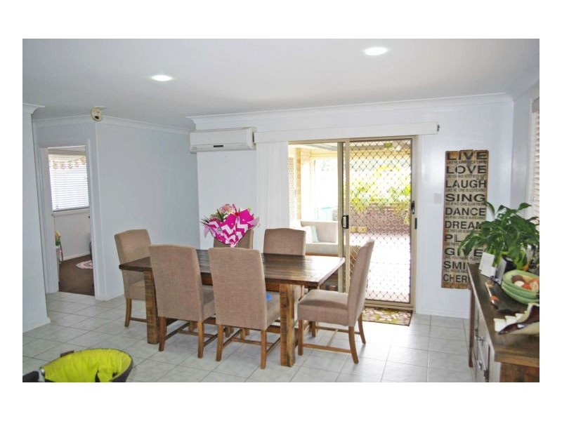 17a Albatross Way, Old Bar NSW 2430