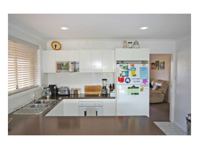 17a Albatross Way, Old Bar NSW 2430