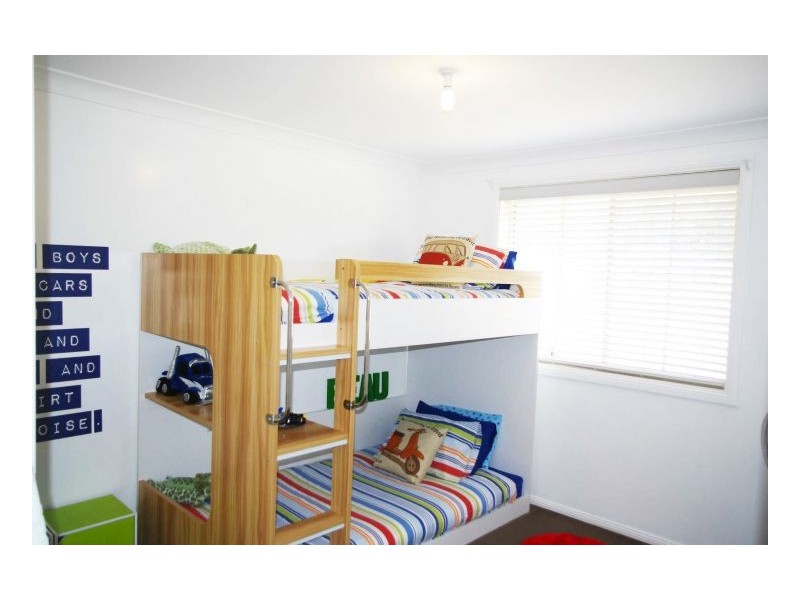 17a Albatross Way, Old Bar NSW 2430