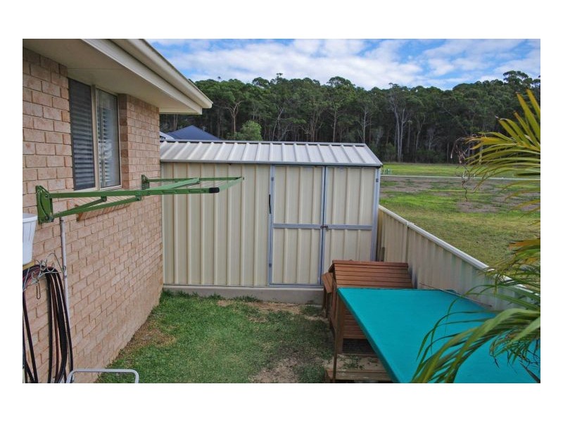 17a Albatross Way, Old Bar NSW 2430