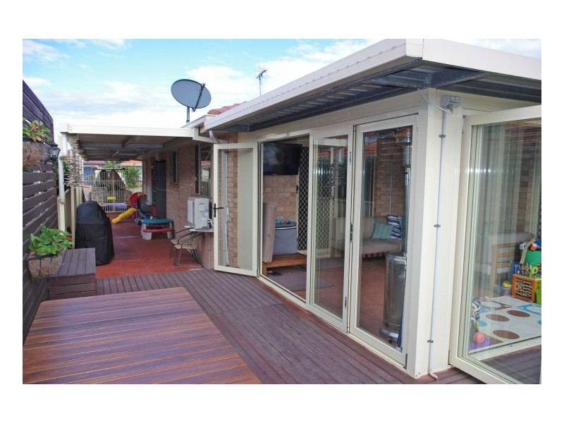 17a Albatross Way, Old Bar NSW 2430