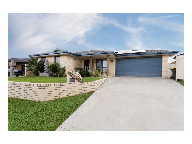 9 Yellowfin Avenue, Old Bar NSW 2430