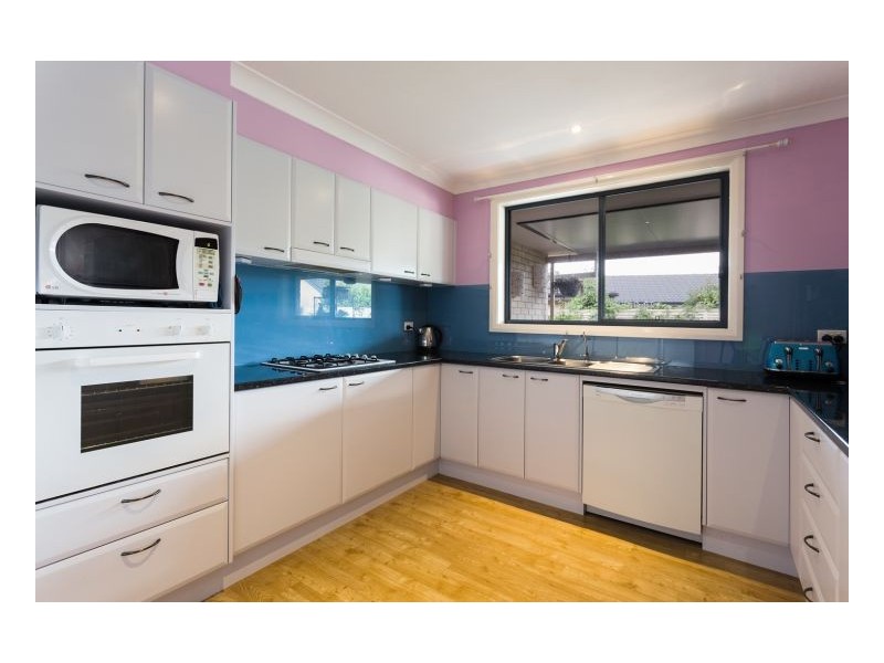 9 Yellowfin Avenue, Old Bar NSW 2430