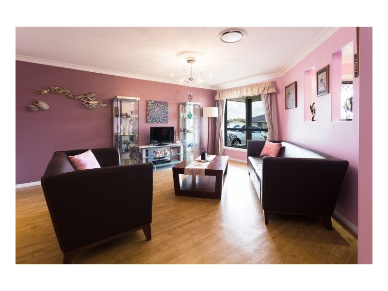 9 Yellowfin Avenue, Old Bar NSW 2430