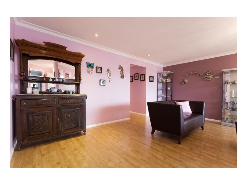 9 Yellowfin Avenue, Old Bar NSW 2430