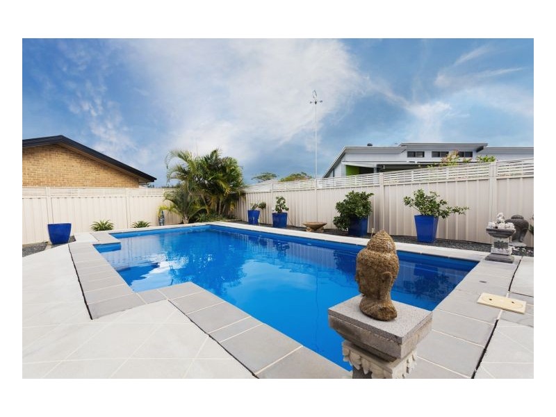 9 Yellowfin Avenue, Old Bar NSW 2430
