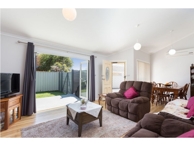 2/9 Carrabeen Drive, Old Bar NSW 2430