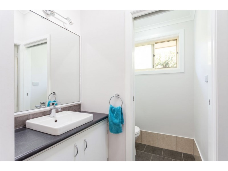 2/9 Carrabeen Drive, Old Bar NSW 2430