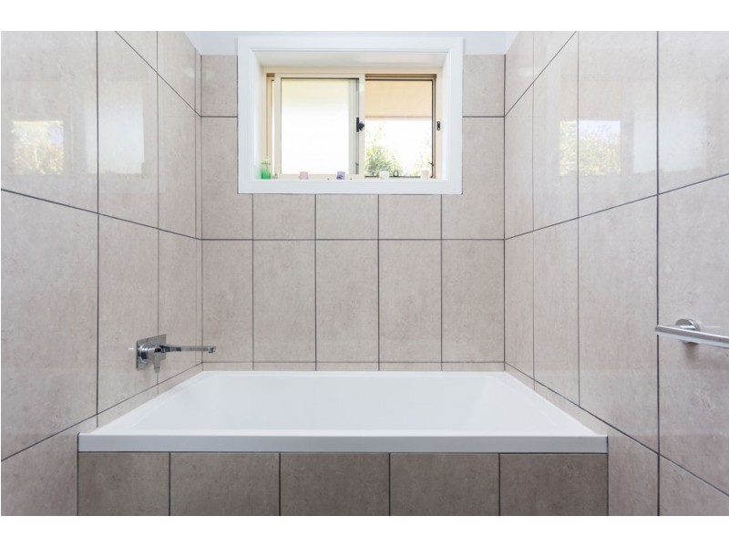 2/9 Carrabeen Drive, Old Bar NSW 2430