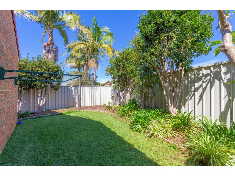 2/9 Carrabeen Drive, Old Bar NSW 2430