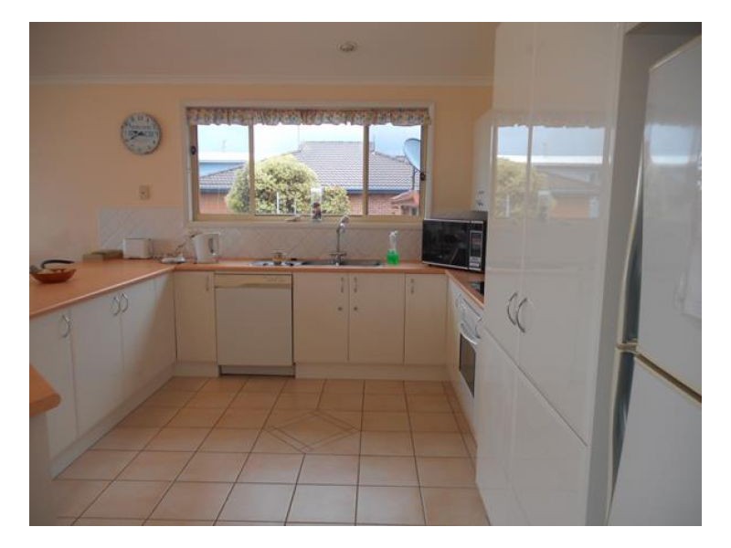 4 Lewis Street, Old Bar NSW 2430