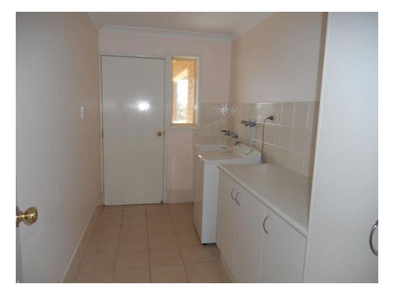 4 Lewis Street, Old Bar NSW 2430